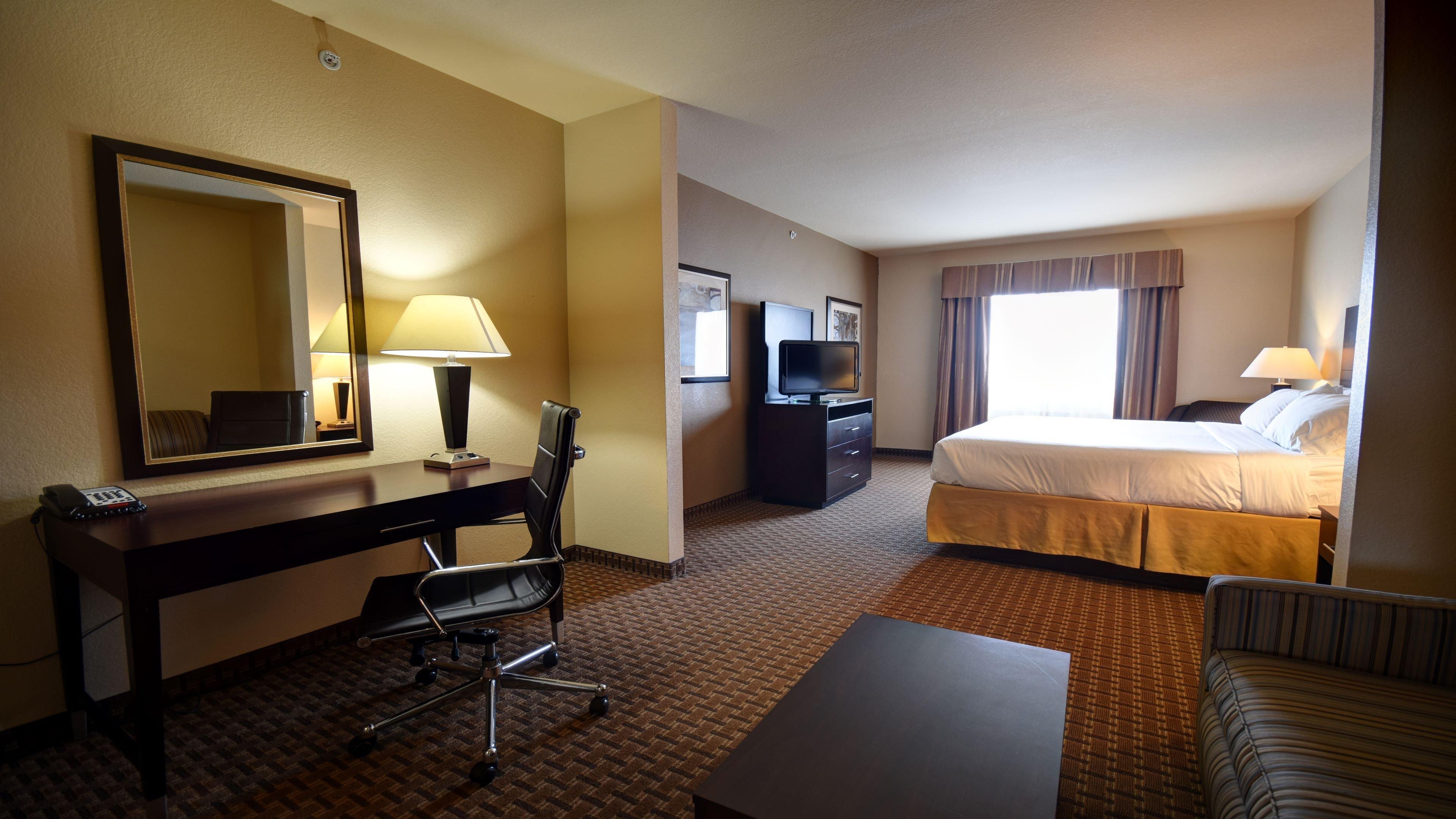 Holiday Inn Express & Suites Del Rio By Ihg Exterior photo