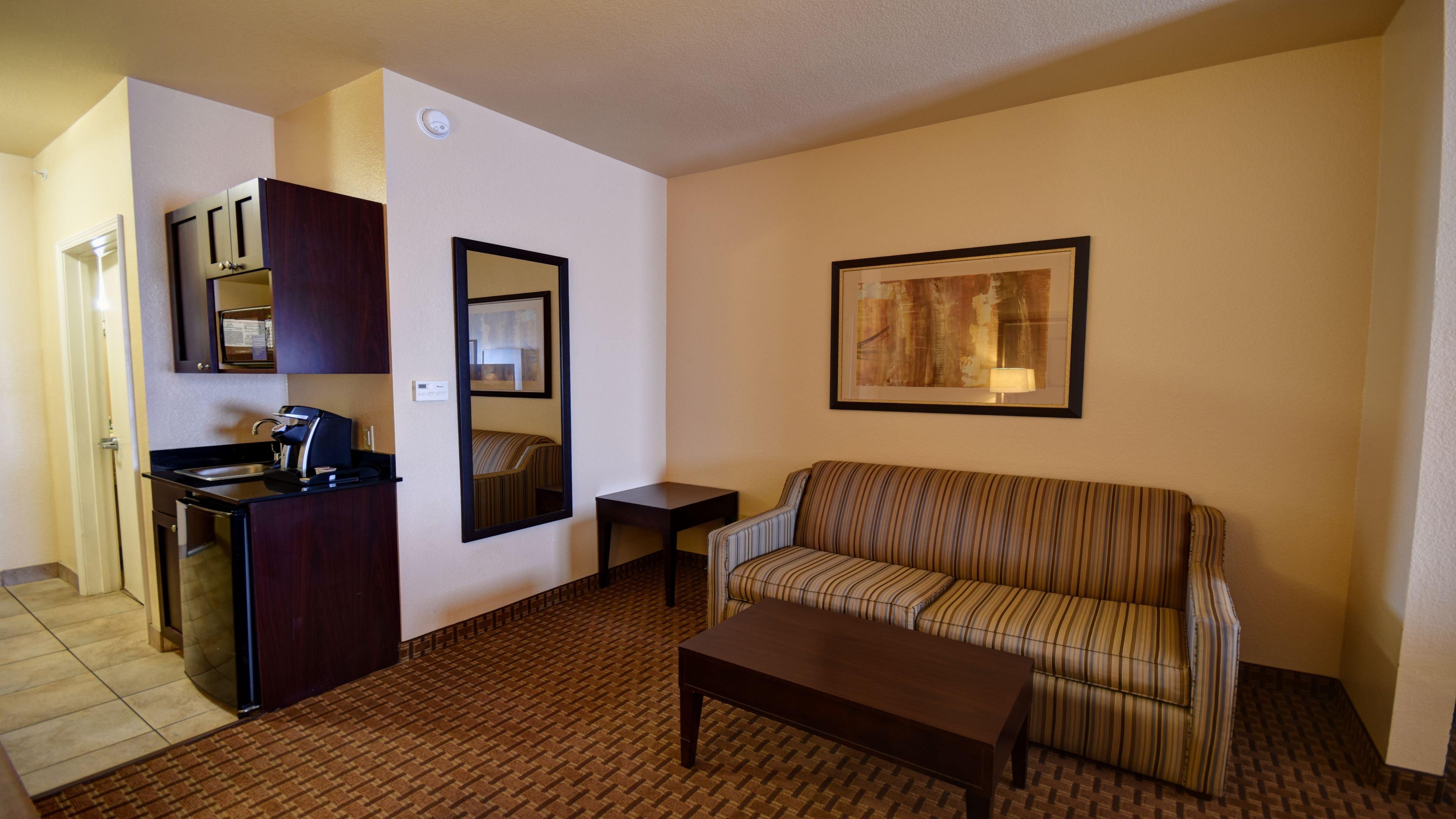 Holiday Inn Express & Suites Del Rio By Ihg Exterior photo
